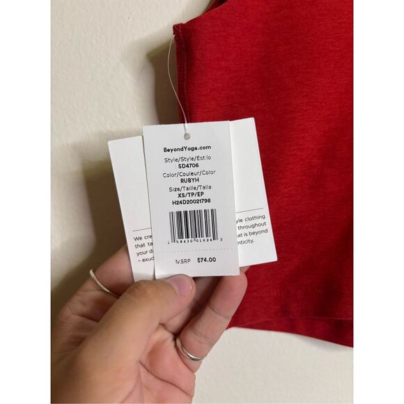 Beyond Yoga Red Set - Picture 10 of 10